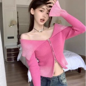 Bubblegum Zip-Up Off-Shoulder Top | Y2K Vintage Winter Aesthetic Outfit