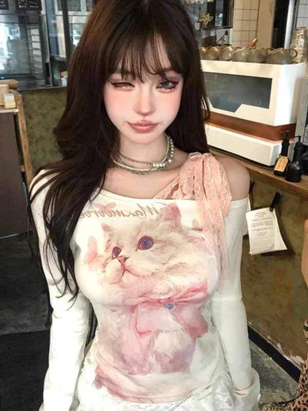 Dreamy Feline Graphic Top - Y2K Vintage Aesthetic Winter Outfit