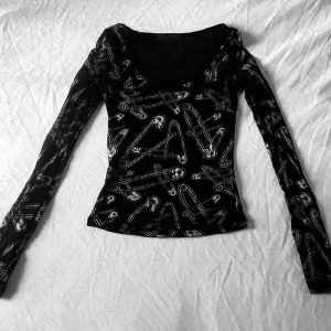 Grunge Safety Pin Long Sleeve Top - Y2K Vintage Winter Outfit for Women