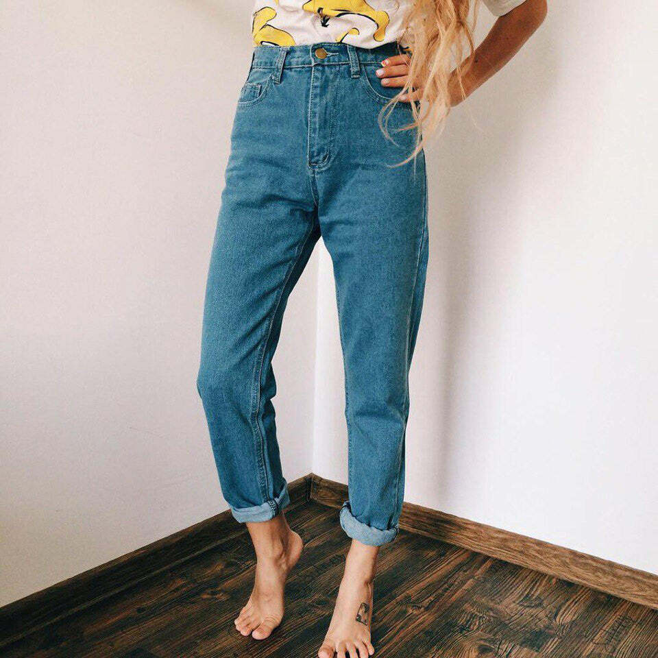 High Waisted Mom Jeans - Y2K Vintage Outfits for Winter Street Style