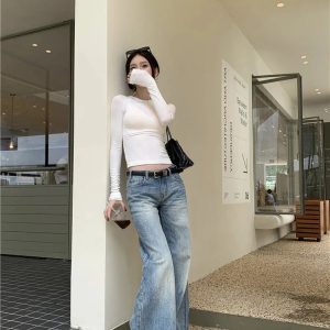 Retro High-Waisted Wide-Leg Jeans for Y2K Outfits and Vintage Styles