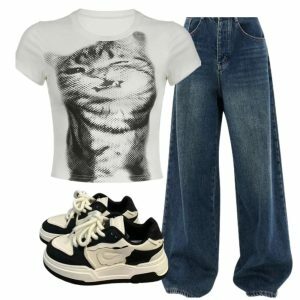 Y2K Outfit: Pixelated Cat Graphic Crop Top & Oversized Wide-Leg Jeans